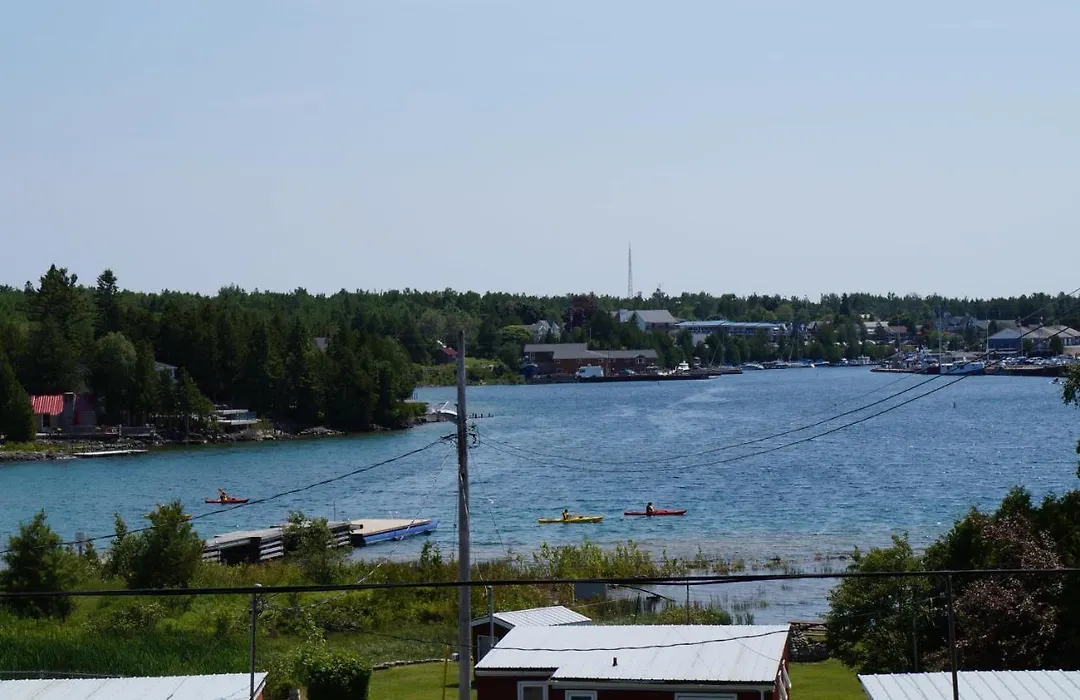 Tobermory Inn & Suites-1